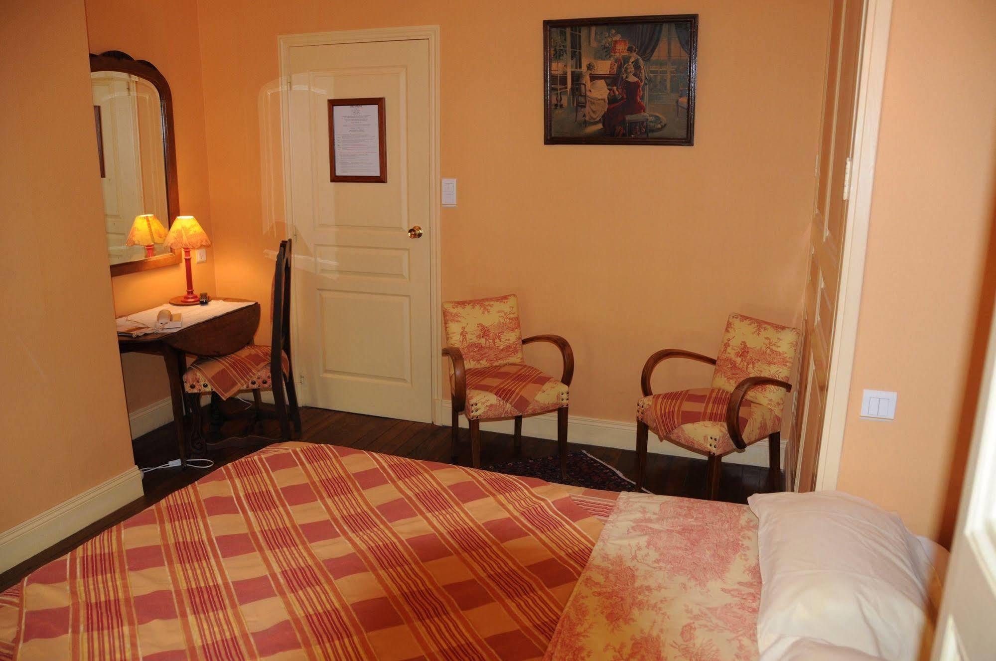 Bed & Breakfast Le Vendome Cote Jardin Tours